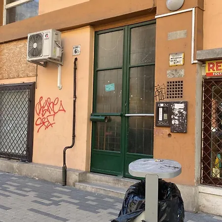 Luxury Downtown Διαμέρισμα *